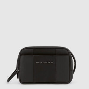 Beauty Case Piquadro Uomo In Tessuto Riciclato e Pelle Brief Nero su linait