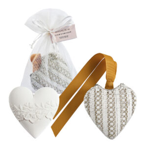Scatola metallo a forma di cuore con gesso profumato Mathilde M Fleur D'Oranger su linait